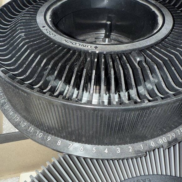 KODAK CAROUSEL TRANSVUE 140 Rotary Slide Tray 184-0768 Two Trays In Boxes - Picture 7 of 15